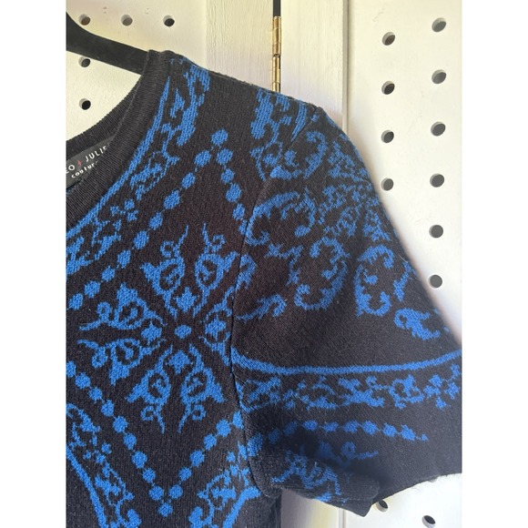Romeo + Juliet Couture Black and Blue Damask Short Sleeve Sweater Dress Sz Small - Picture 2 of 7
